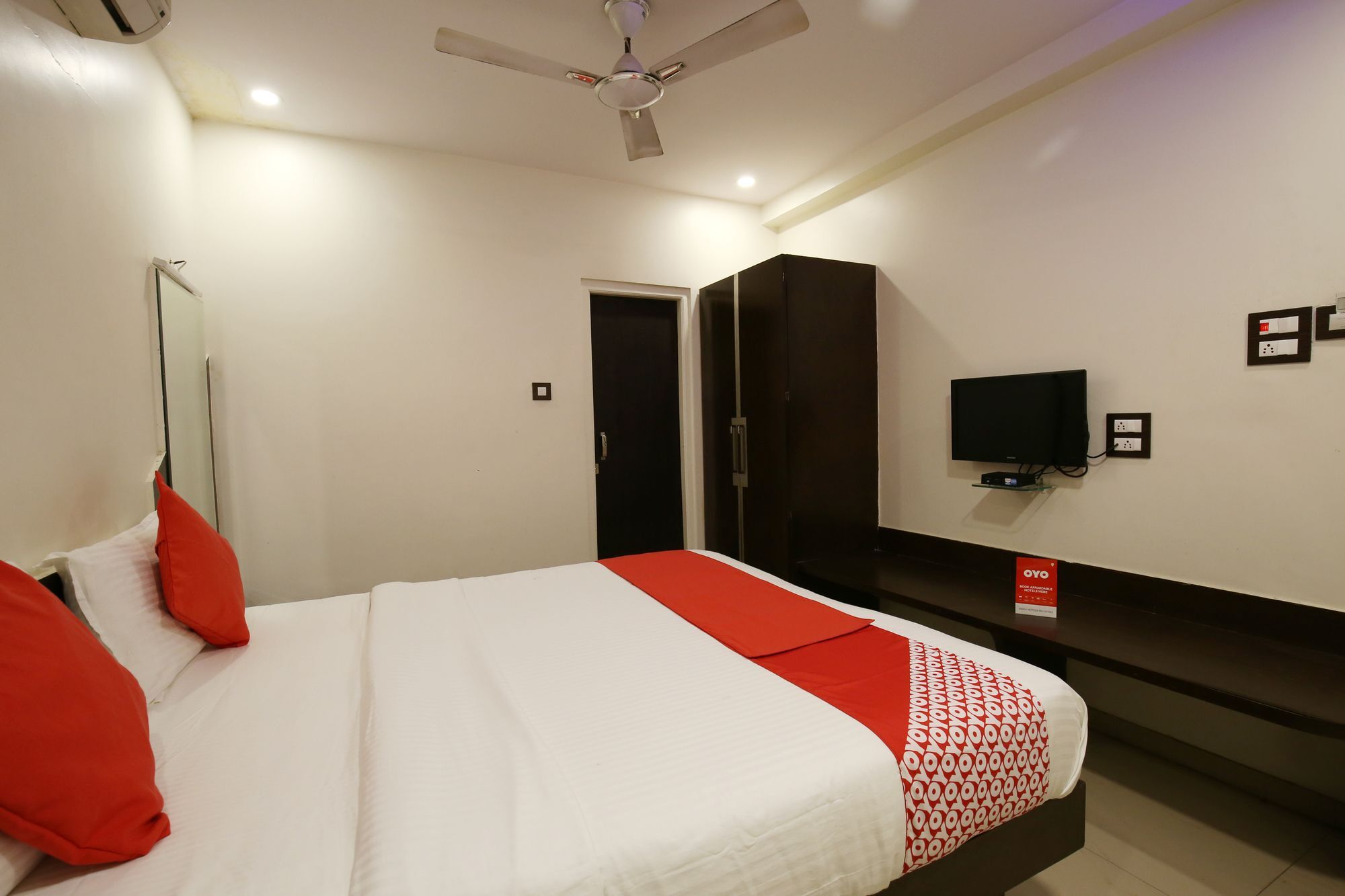 Oyo 11548 Hotel Mrunal Palace Aurangabad  Eksteriør billede